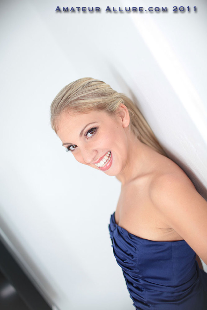 Whitney deepthroats 00