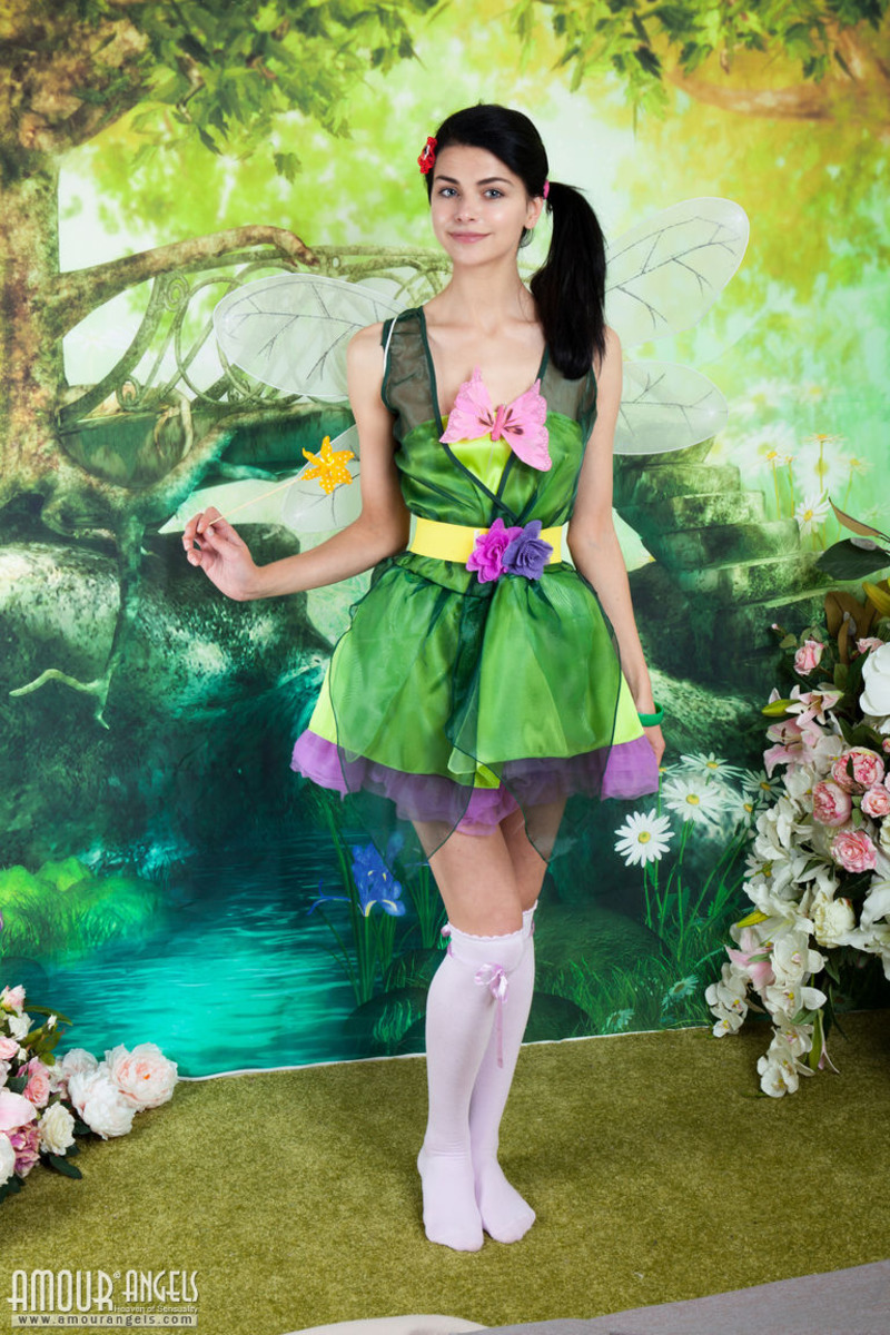 Beauty In Sexy Outfit 00