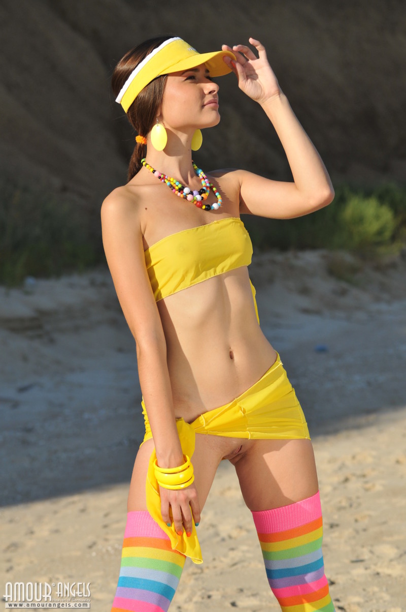 Charmer On The Beach 03