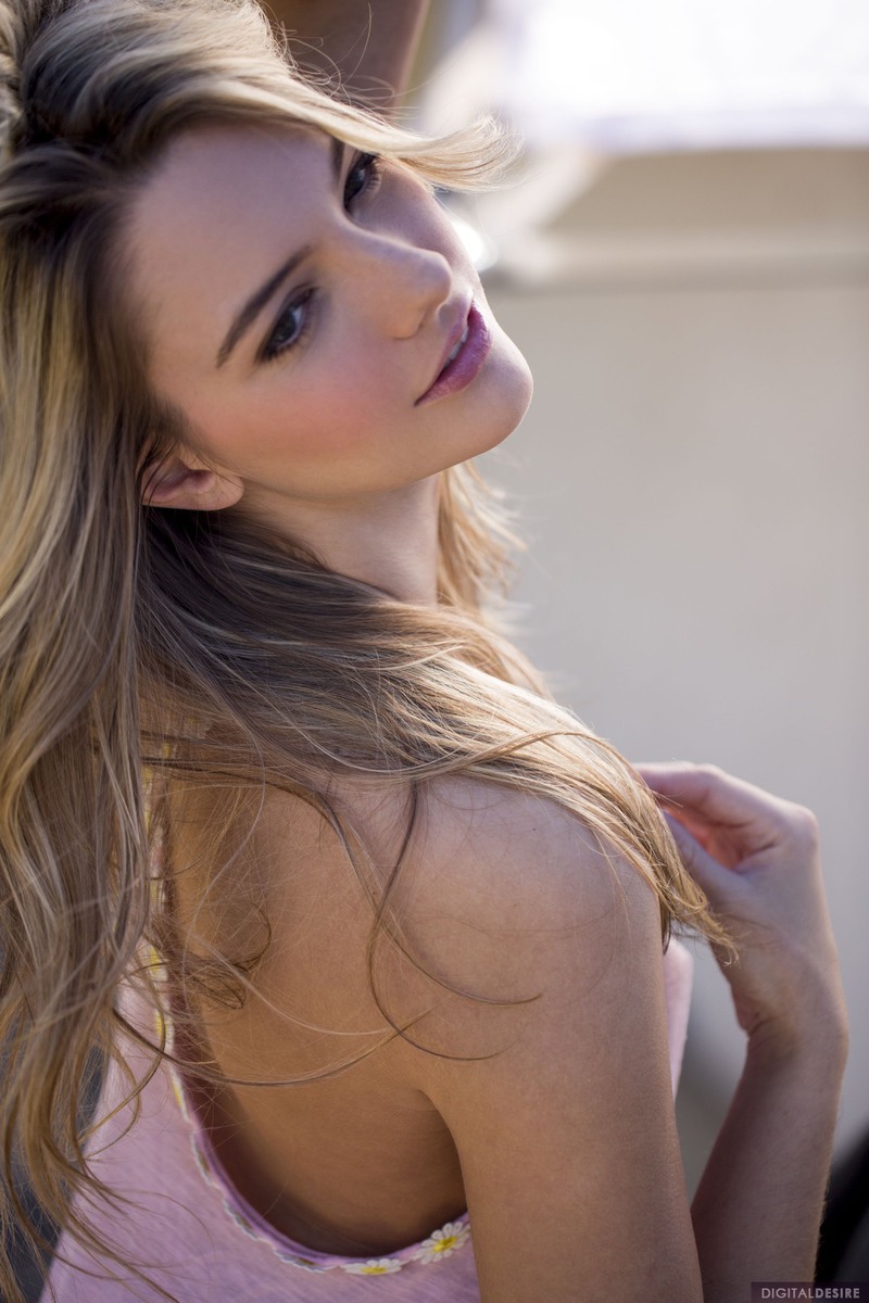 Kenna James 00