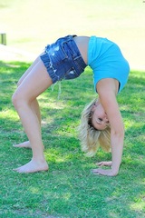 Jessica sexy outside 02