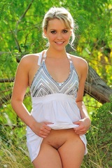 Jessica sexy outside 10