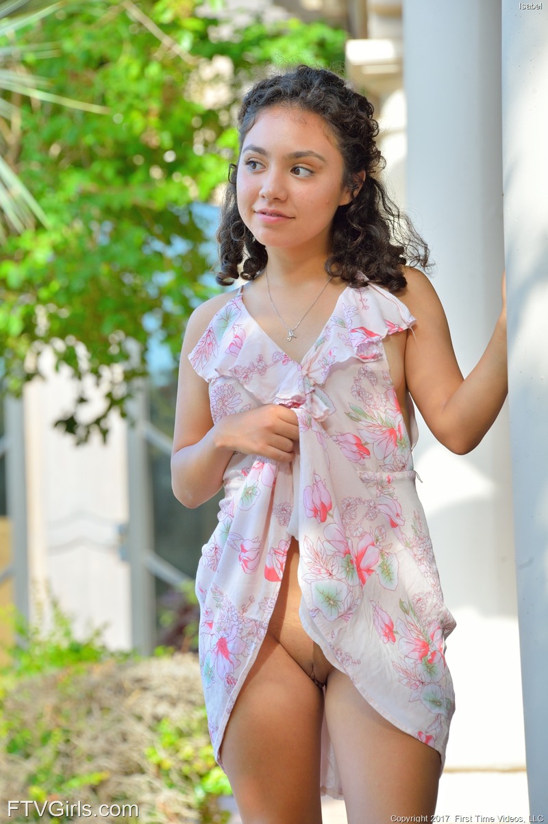 Isabel Her Perky Naturals 11