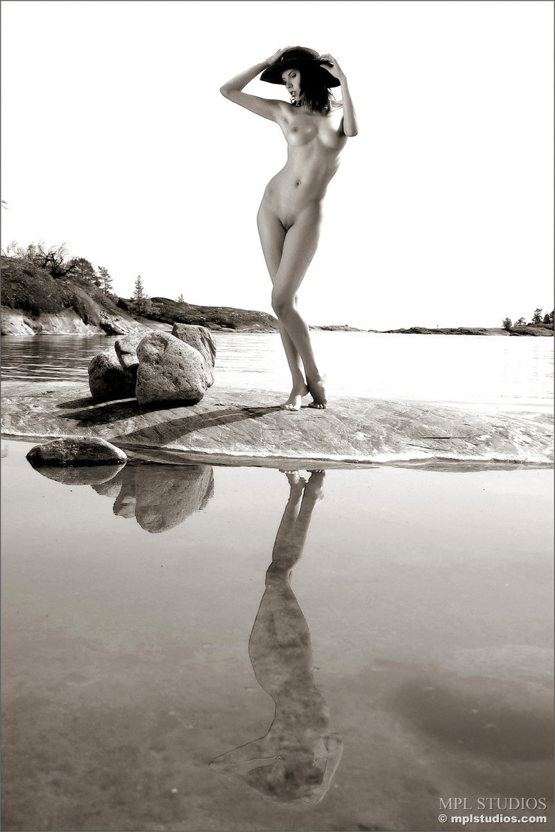 MPL Studios Black And White 10