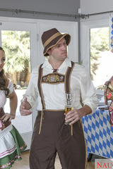 Abigail And Alexis In Thereesome 00