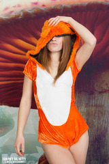 Stunning Beauty Posing 01