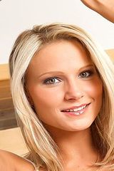 Samantha Jolie 00