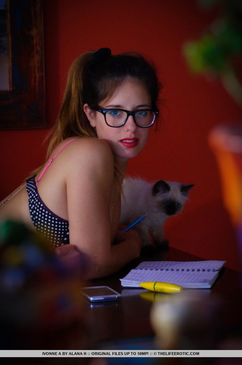 Sexy Ivonne A 13