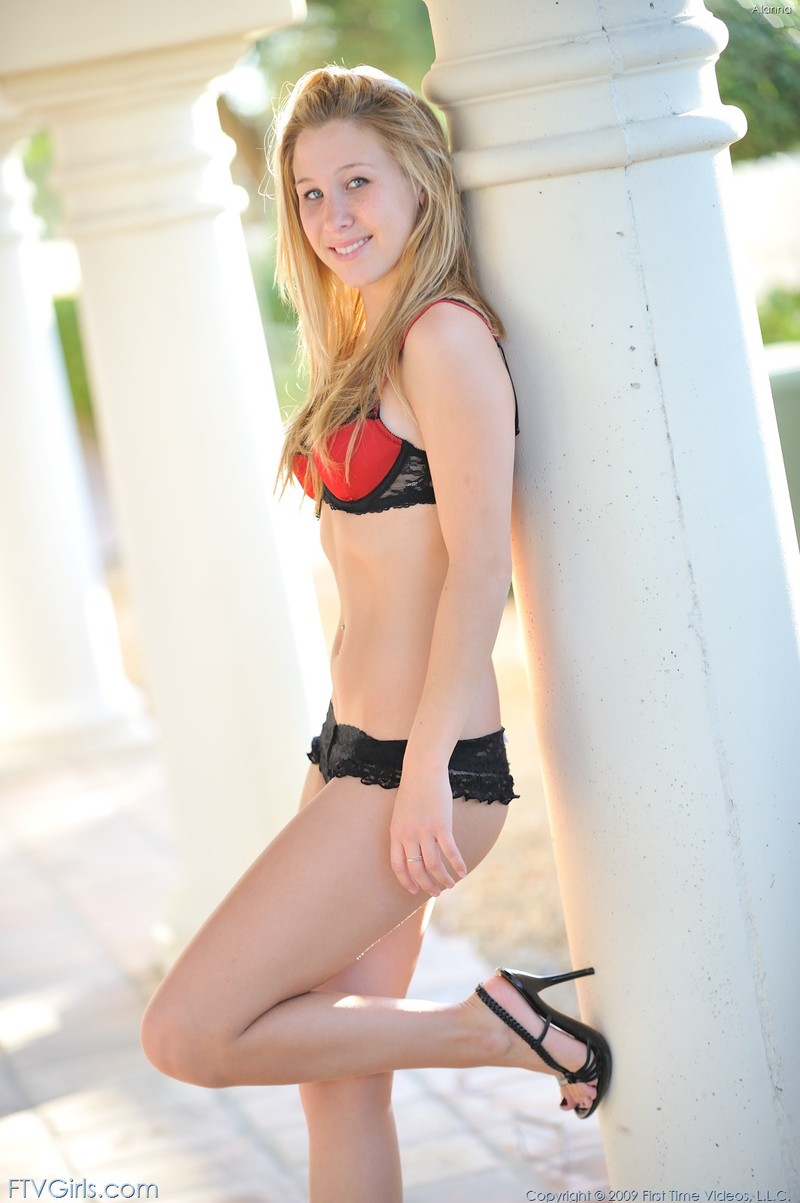 Alanna poses in her so sexy undies  09