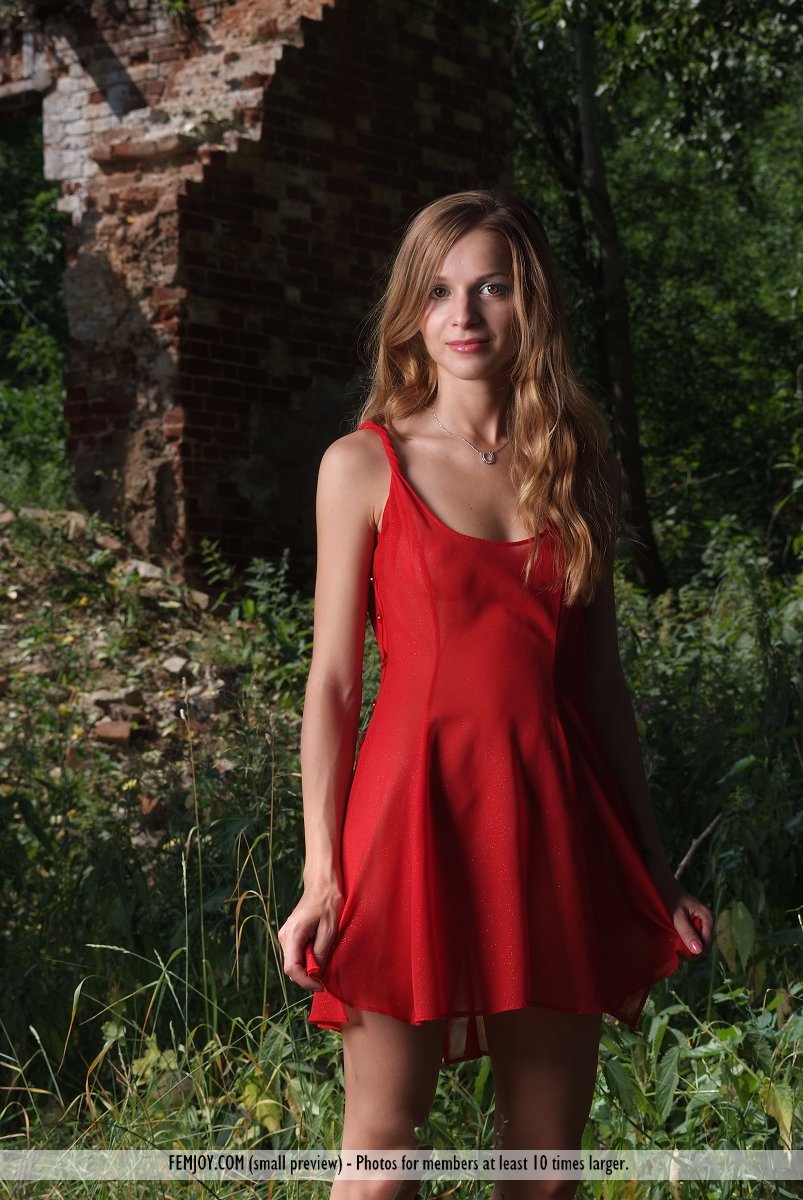 Conny - Lady in Red 00