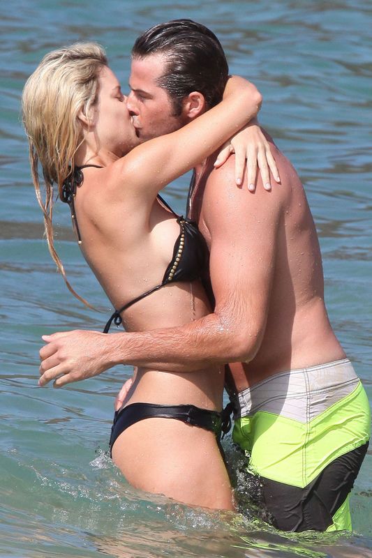 Sexy Carrie Prejean 02